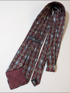 Johnny Carson Vintage Burgundy Geometric Pattern Silk Tie